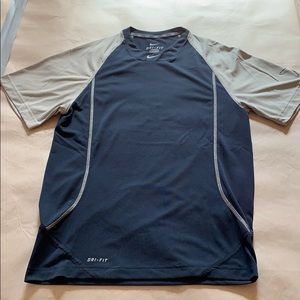 Men’s Nike baseball training shirt size XS